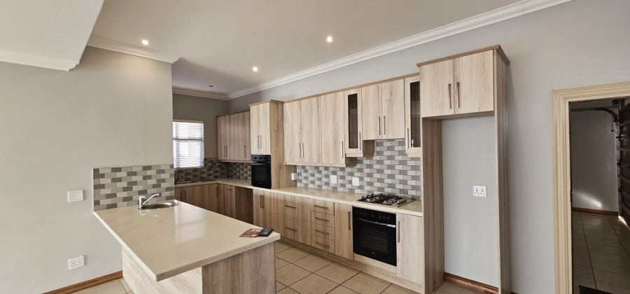 2 Bedroom Property for Sale in Xanadu North West